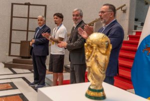 El Gobierno de Canarias rinde tributo a Y&eacute;remy Pino tras la hist&oacute;rica conquista del Mundial de F&uacute;tbol