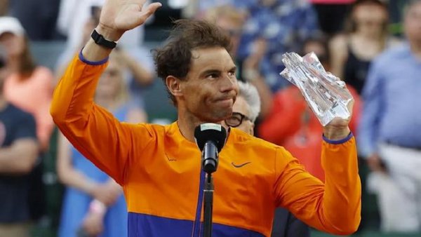 Nadal: &quot;Cuando respiro y me muevo es como si tuviera una aguja dentro&quot;