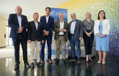 Torres afirma que el futuro pasa por la sostenibilidad en su reuni&oacute;n con la junta directiva de Club Sur