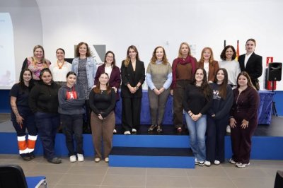 Femete sit&uacute;a a las mujeres en el centro del futuro de la industria canaria