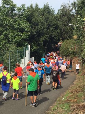 La vecindad de Valleseco se va de peregrinación Pal’ Pino