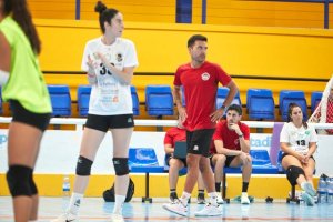 Voleibol Femenino: El CV Sayre CC La Ballena cae por la mínima en un emocionante debut frente al Unicaja Andalucía VB
