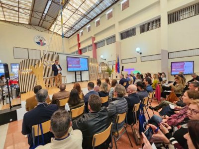 Educaci&oacute;n condecora a diez centros con los Distintivos de Excelencia 2023/24 por sus proyectos innovadores