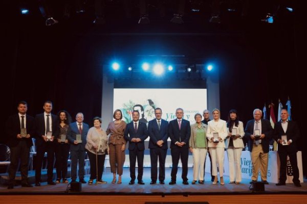 Educaci&oacute;n premia a &ldquo;lo mejor de nuestro sistema&rdquo;