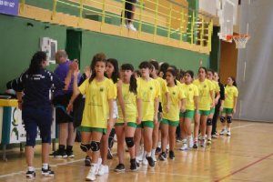 Balonmano Femenino: Primer partido de la copa deporte= Salud del Gáldar BF