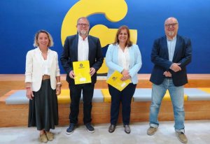 Guaguas Municipales cede bonos para facilitar la labor educativa de la Fundación ”la Caixa” con jóvenes en situación de vulnerabilidad social