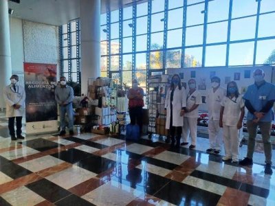 El Hospital Dr. Negr&iacute;n realiza su tradicional recogida de alimentos para C&aacute;ritas Diocesana de Canarias
