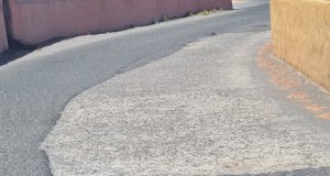 G&aacute;ldar: Grave deterioro de la carretera entre Sardina de G&aacute;ldar y la playa de Bocabarranco