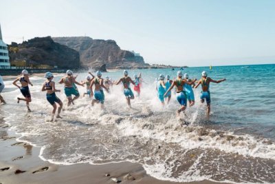 400 jóvenes disputan las finales acuáticas y de kárate de los Campeonatos de Canarias en Edad Escolar