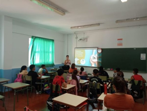 La Gomera: El Cabildo acerca a los colegios de la isla una campaña sobre tenencia responsable de mascotas