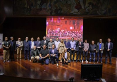 El Poeta Tom&aacute;s Morales clausura su 90 aniversario con una entrega de distinciones