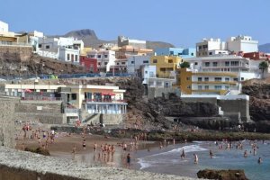 Gáldar: La Bahía de Sardina renueva su Bandera Azul