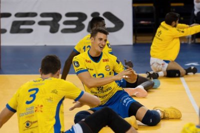 Voleibol: El CV Guaguas vence en Lugo por la v&iacute;a r&aacute;pida