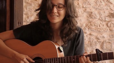 Vuelve el ciclo de conciertos ac&uacute;sticos &lsquo;Patios En (cantados)&rsquo;. Mariana, joven cantautora de Tenerife