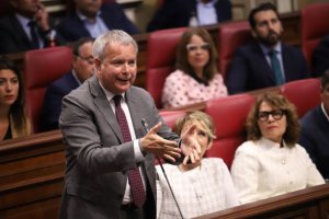 Franquis acusa a Clavijo de poner “patas arriba” el sector turístico de Canarias