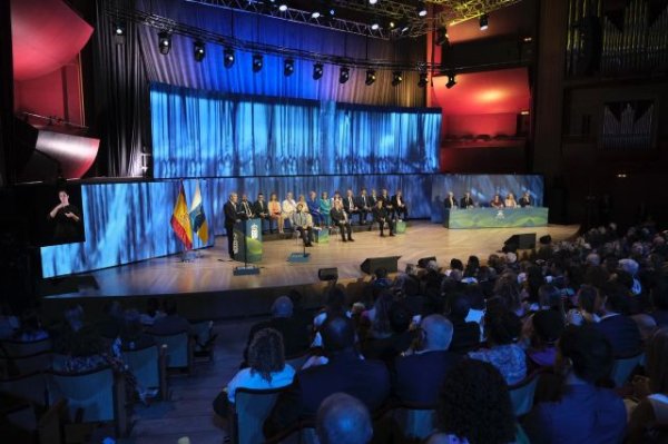 El presidente reclama respeto para Canarias y llama a exigirlo &ldquo;con orgullo y sin complejos&rdquo;