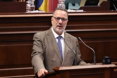 Poli Suárez: «La nueva ley reconocerá la diversidad como una fortaleza de la escuela canaria»