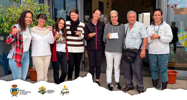 Un vecino de Tejeda recauda más de 4.000€ y los dona a varios colegios afectados por el Volcán de La Palma