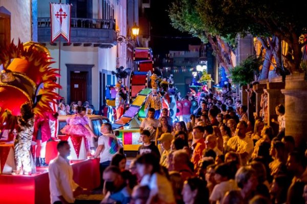 G&aacute;ldar: La Feria de Ganado, el concierto de la Banda y la Cabalgata de Carrozas protagonizan el domingo las Fiestas