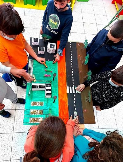 Un total de 24 escuelas rurales participa en un proyecto de formación en técnicas de aprendizaje STEAM