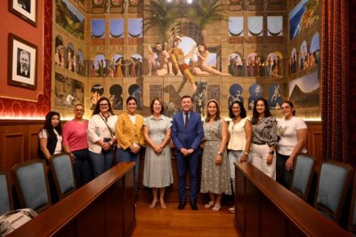 Gáldar entrega a las Ampas ayudas para favorecer la conciliación familiar y laboral y el desarrollo de proyectos educativos