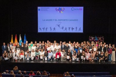 La II Gala de la Mujer y el Deporte Canario premia a una treintena de referentes que impulsan el deporte femenino