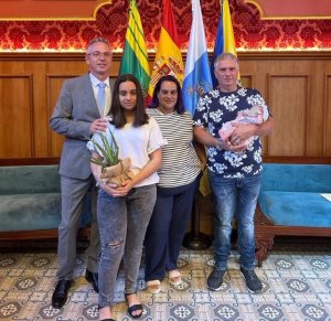 Gáldar: Dayana del Pino recibió este lunes su acogimiento civil en las Casas Consistoriales