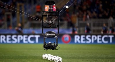 Telefónica negocia con DAZN para poder emitir el 100% del fútbol