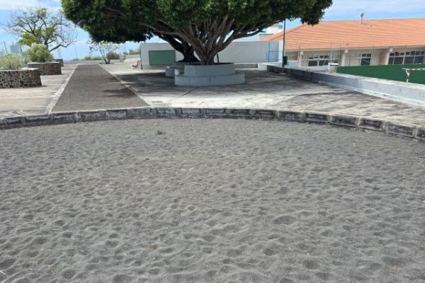 La Consejería recuperará espacios para la lucha canaria en tres centros escolares de Tenerife y La Palma