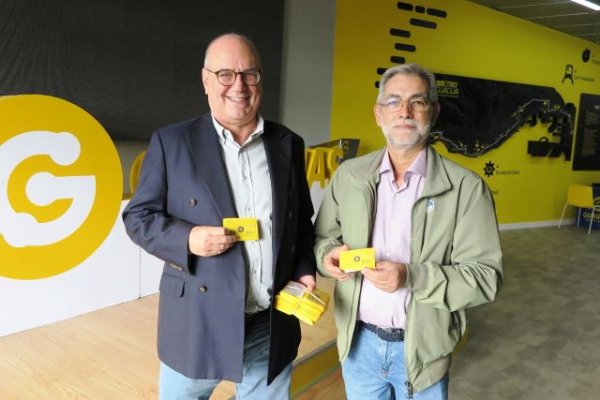 Guaguas Municipales cede 75 bonos de transporte a Casa Galicia para facilitar la movilidad de los voluntarios en la campaña solidaria de juguetes de Navidad