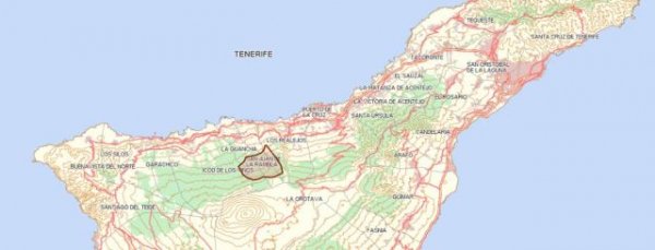 Los cambios de viento dificultan las tareas de extinción durante la noche y la superficie alcanza 2.000 hectáreas
