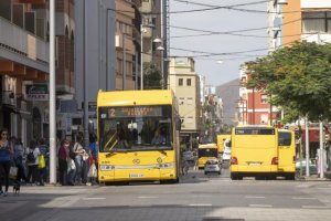 Guaguas Municipales reajusta los recorridos y paradas de trece líneas por el cierre temporal de la calle Juan Manuel Durán