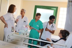 El Hospital Molina Orosa recibe un notable alto en la Encuesta de Satisfacción al Alta Hospitalaria del año 2022