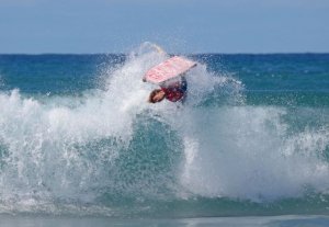 ExpoDeca 2026 se lanza al agua de Las Canteras con un extenso programa de bodyboard