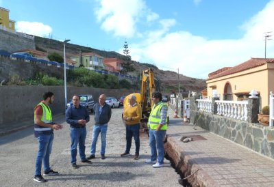 El Ayuntamiento de Gu&iacute;a inicia las obras de renovaci&oacute;n de la red de abasto de la Urbanizaci&oacute;n Los Sauces