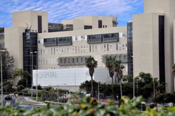 Enfermeros de Hemodinámica del Hospital Dr. Negrín, premiados en el Congreso Nacional de la AEEC