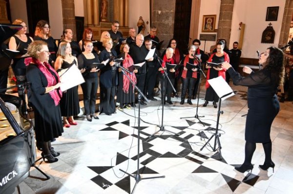 Guía: Gran éxito del Memorial Fernando Guerra Aguiar celebrado en la Iglesia con lleno absoluto de público