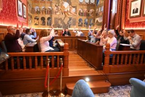 El Pleno de Gáldar renueva a Sebastián Santana como Juez de Paz los próximos cuatro años