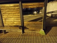 El Ayuntamiento de Firgas condena los actos vand&aacute;licos que se cometieron este viernes en la parada de taxis del municipio