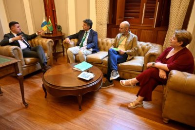 G&aacute;ldar recibe al nuevo presidente de la Asociaci&oacute;n Espa&ntilde;ola contra el C&aacute;ncer en Las Palmas
