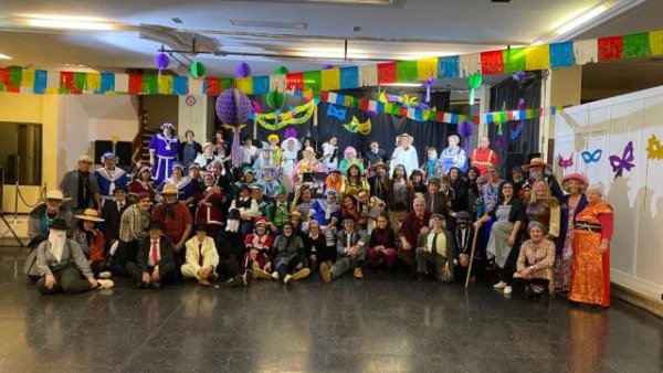 Villa de Moya: Comenzó el Carnaval con el Baile de Piñata