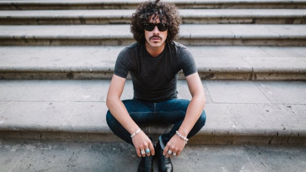 Said Muti presenta la versión más íntima y acústica en su gira ‘Los abrazos furtivos’