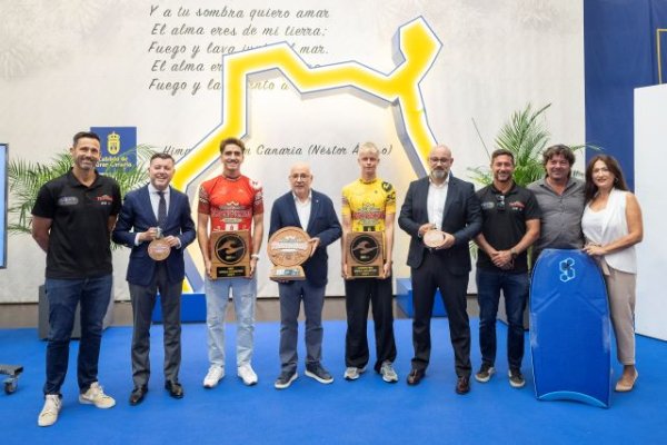 El Cabildo de Gran Canaria agasaja a los Campeones del Mundo de Bodyboard, Armide Soliveres y Alexander Montes