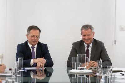 Canarias y las Islas Baleares ponen en com&uacute;n los retos del sector del transporte en los territorios insulares