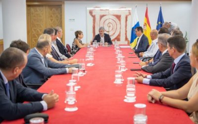 El Gobierno y la AECP acuerdan establecer sinergias para consolidar la colaboraci&oacute;n p&uacute;blico-privada