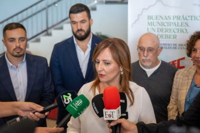 Nieves Lady Barreto: &ldquo;Las asociaciones vecinales deben implicarse en la construcci&oacute;n de la Canarias que queremos&rdquo;