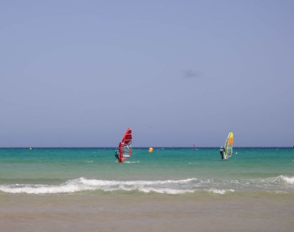 Blanca Alabau se mantiene en el Top de la competici&oacute;n de Foil Slalom en el Mundial de Windsurf de Fuerteventura