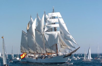El buque escuela de la Armada Juan Sebasti&aacute;n de Elcano inici&oacute; su 96 crucero de instrucci&oacute;n