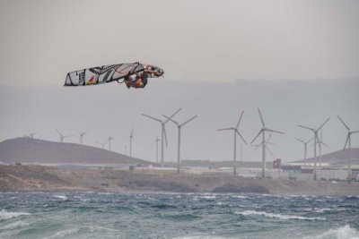Philip K&ouml;ster gana la eliminatoria en olas del Mundial de Windsurf