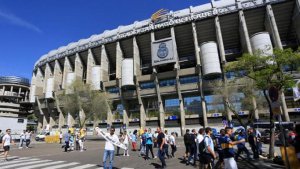 El Real Madrid firmó el crédito adicional para la ampliación del Bernabéu